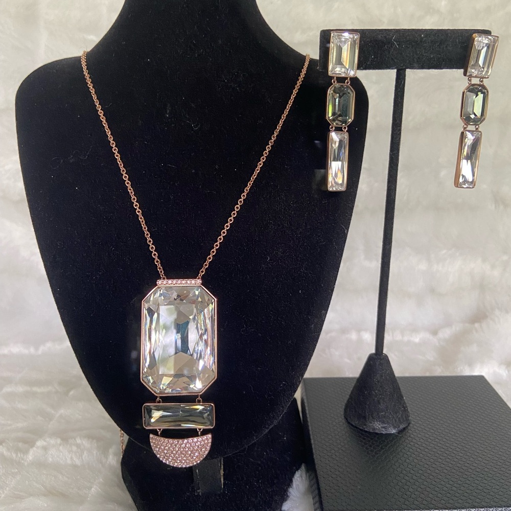 Swarovski Crystal Necklace and Earring Set in Rose Gold